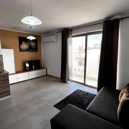Mediterranea 2 Bedroom Smart Apartment 세인트폴스베이 외부 사진